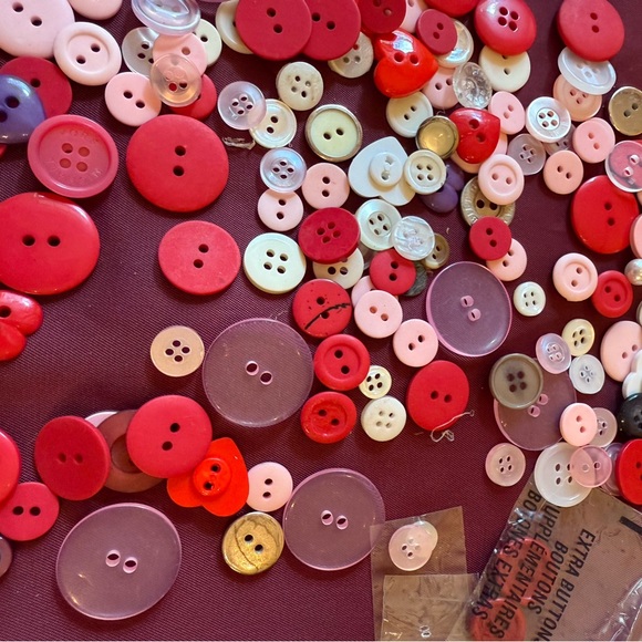 Assorted Buttons - Picture 6 of 6